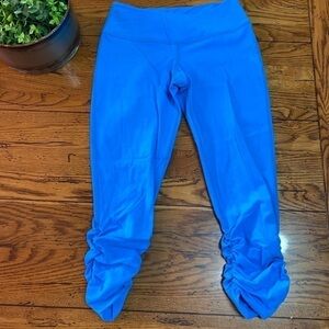 BEYOND Yoga Ruched Crop Leggings Women's Small. L74